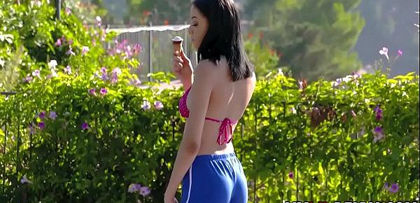  Scarlett Bloom In She Creams For Asian Ice Cream